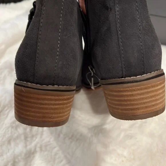 Blondo Gray Leather Booties, NWOT - Picture 5 of 6